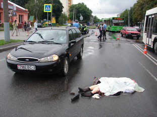 Под колесами автомобиля погибла пенсионерка