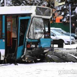 В центре города автобус выехал на тротуар, погибла женщина (дополнено)