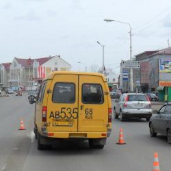 На вокзале маршрутка переехала упавшего мальчика