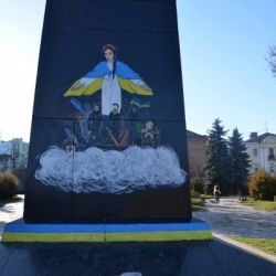 На Полтавщине до конца октября снесут все памятники советских вождей