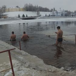 По Киевскому – и в купель (ФОТО, ВИДЕО)