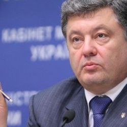 Порошенко подписал закон, позволяющий ввести санкции в отношении РФ