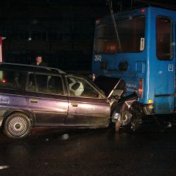 В Гомеле Опель въехал в троллейбус, погиб водитель