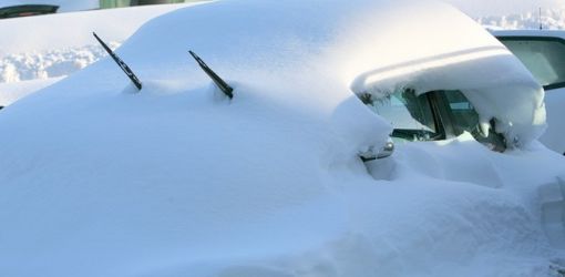 Автоугонщики застряли в сугробе