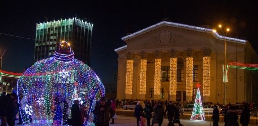 В Гомеле зажгли главную елку области