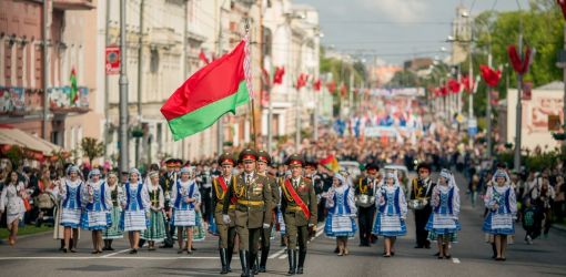 Фотофакт: Праздничный парад, посвященный Дню Победы