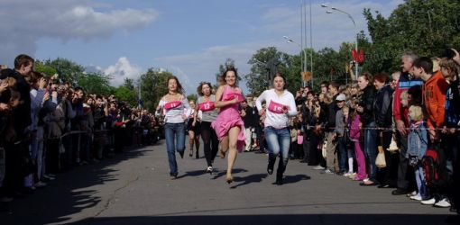 В Гомеле прошел забег на каблуках